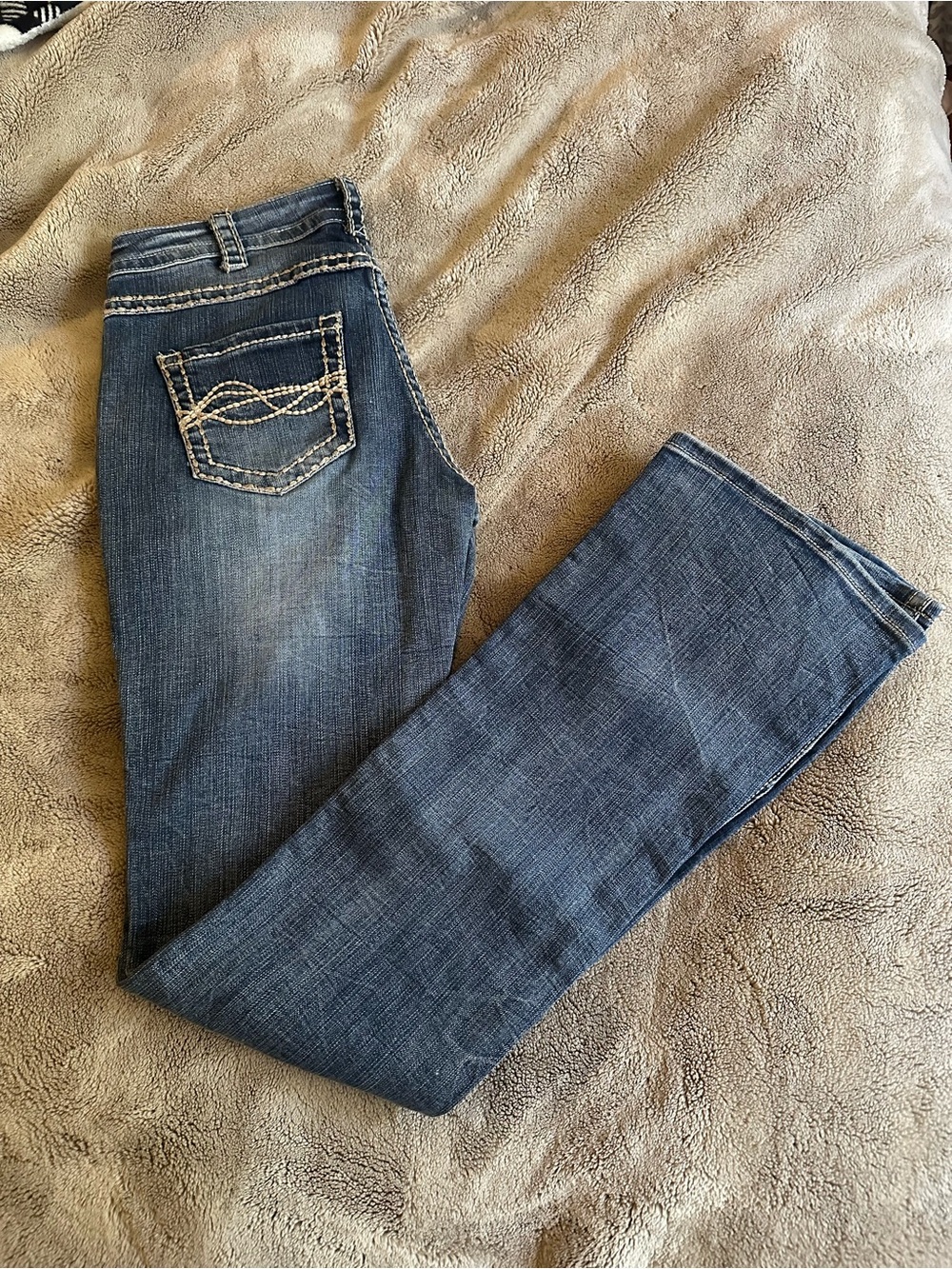 Cowgirl Tuff Women's faded medium wash